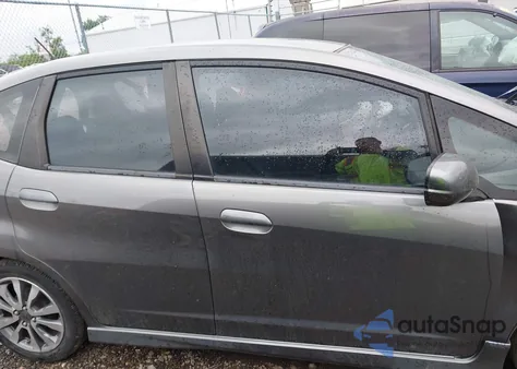 2013 Honda Fit Sport z USA, uszkodzony, nr VIN JHMGE8H54DC051194